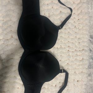 Molded cup t-shirt bra, used